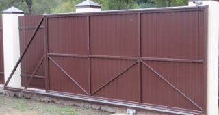 Купить откатные ворота из профнастила Братск, цена от 1729 руб.